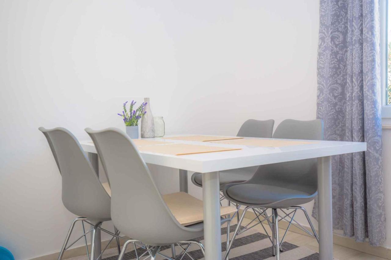 Apartments In Rogoznica 40364 Екстериор снимка