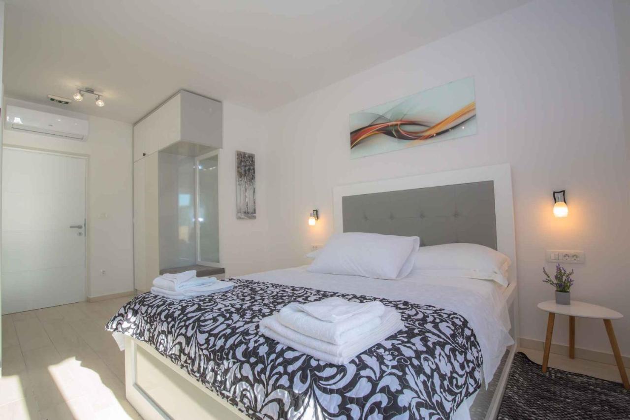 Apartments In Rogoznica 40364 Екстериор снимка