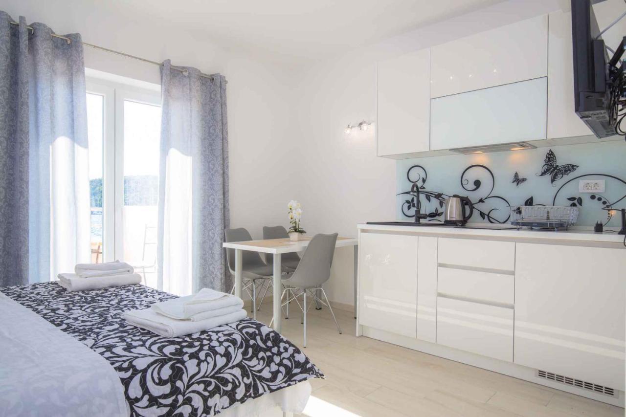 Apartments In Rogoznica 40364 Екстериор снимка
