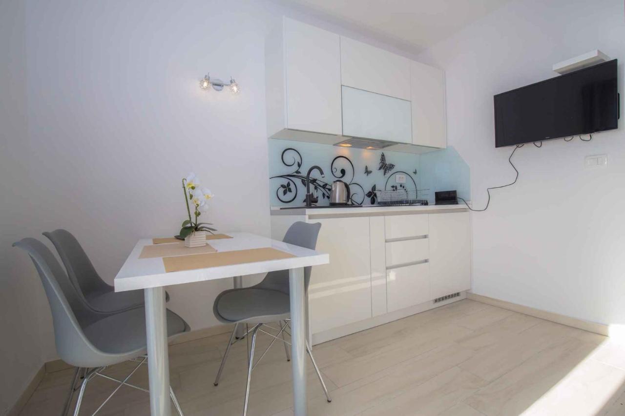 Apartments In Rogoznica 40364 Екстериор снимка