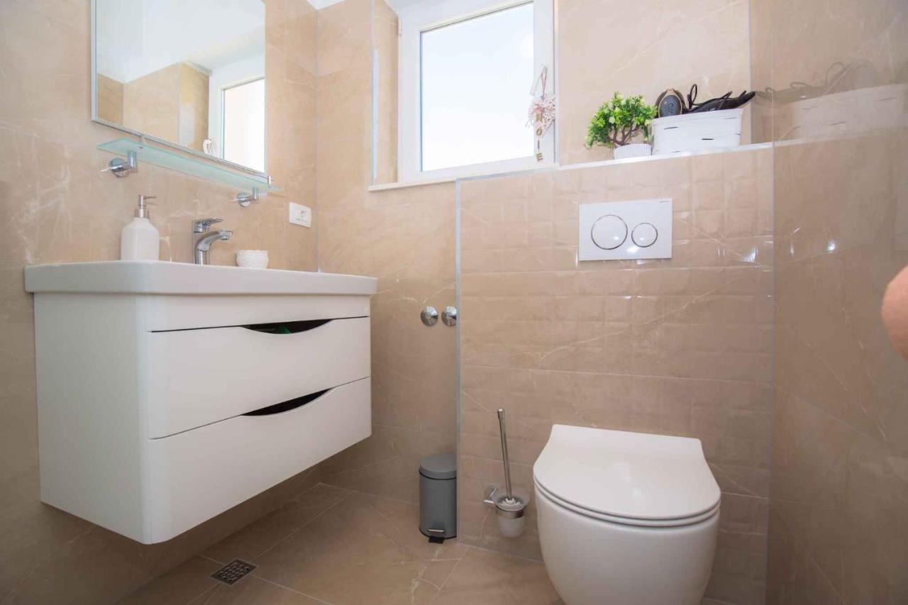 Apartments In Rogoznica 40364 Екстериор снимка