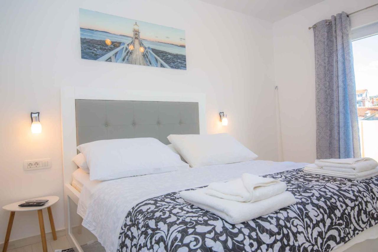Apartments In Rogoznica 40364 Екстериор снимка