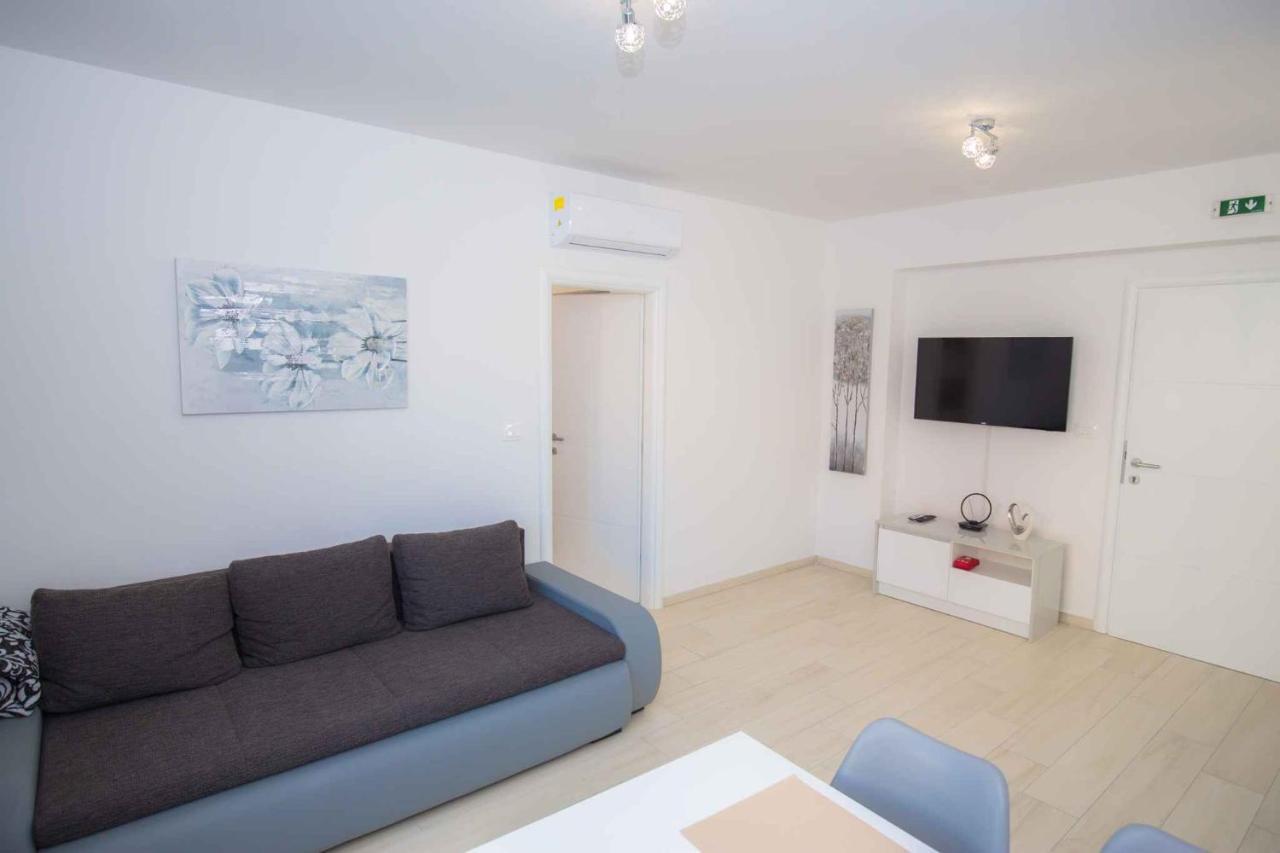 Apartments In Rogoznica 40364 Екстериор снимка