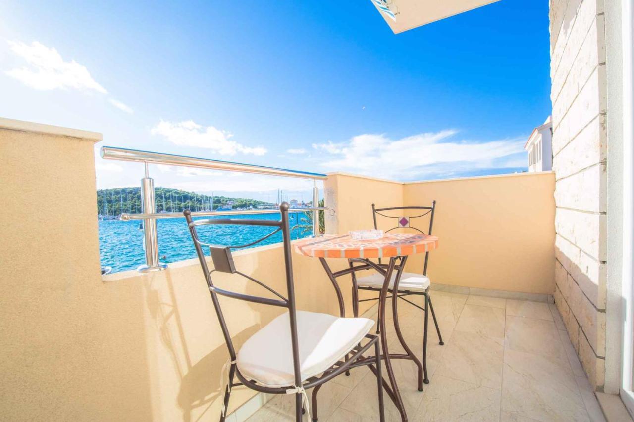 Apartments In Rogoznica 40364 Екстериор снимка