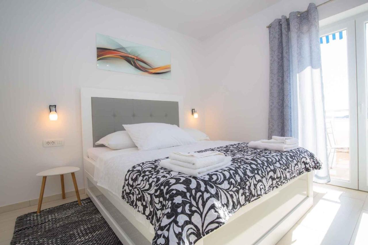 Apartments In Rogoznica 40364 Екстериор снимка