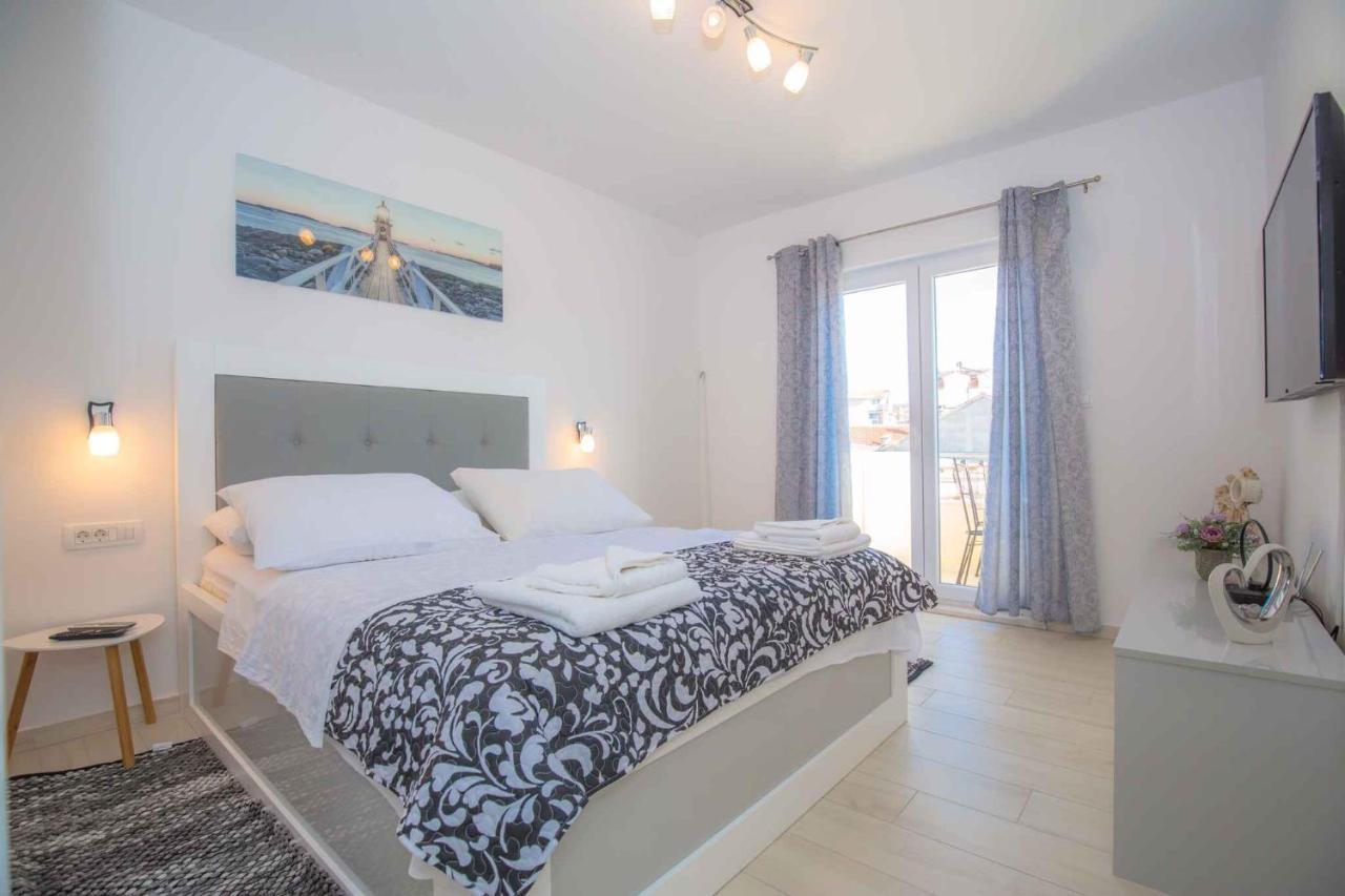 Apartments In Rogoznica 40364 Екстериор снимка