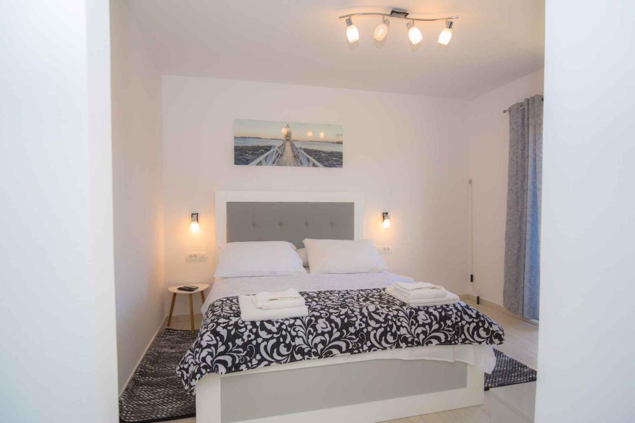Apartments In Rogoznica 40364 Екстериор снимка