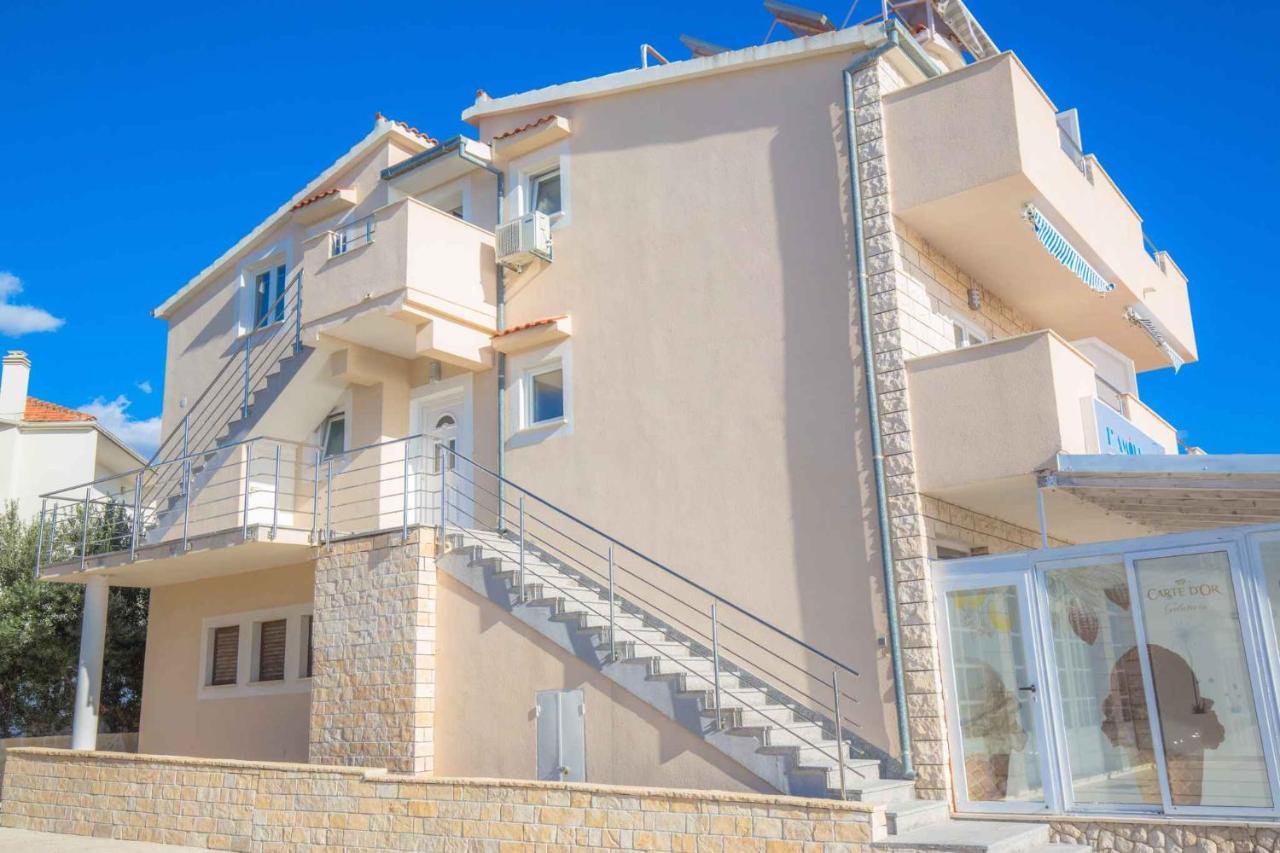 Apartments In Rogoznica 40364 Екстериор снимка