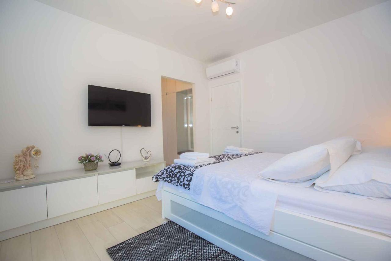Apartments In Rogoznica 40364 Екстериор снимка